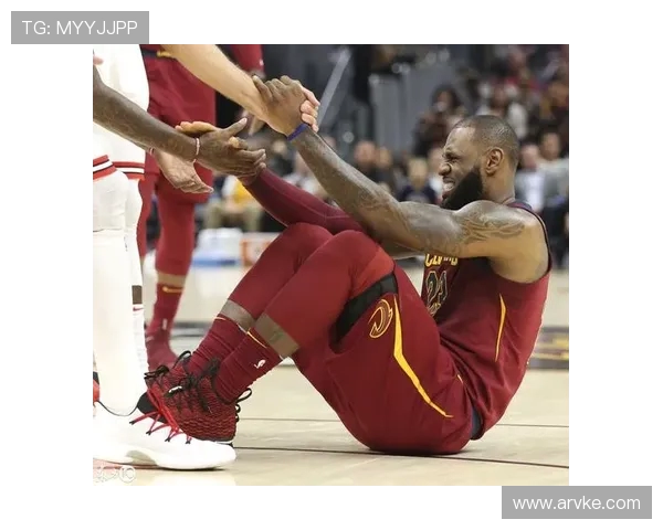 雷诺兹半场投篮表现出色砍下12分2篮板1助攻2盖帽展现全面实力